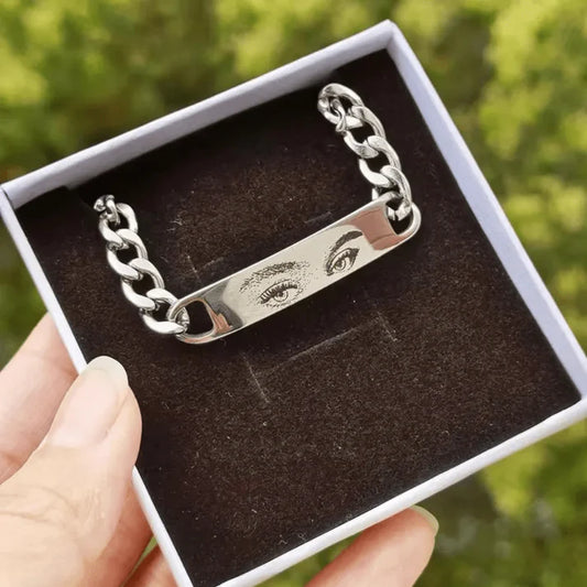 chain bracelet with the engraved eyes